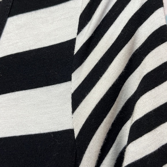 ‘#20 Calvin Klein Navy Blue and White Stripped Maxi Dress Size 6 EUC - Picture 4 of 14